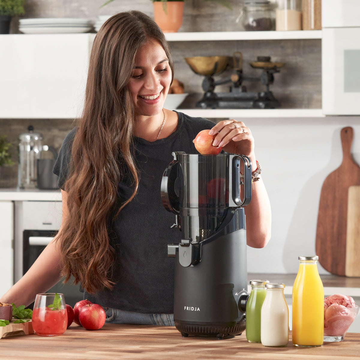 f2500 Entsafter für ganze Früchte | Selbstzuführend